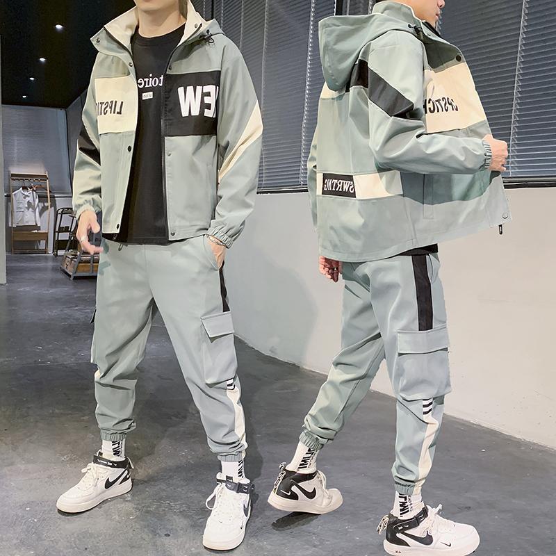 Wear A Set Of Clothes With Trendy Casual Wear